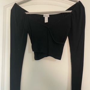 Black Long sleeve off shoulder crop top
